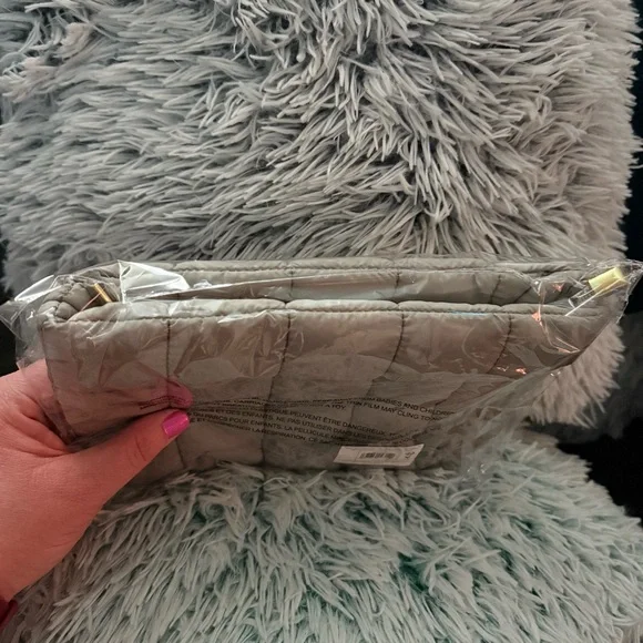 NWT Slate Tarte Quilted Puffer Makeup Bag Puffy Cosmetic bag Tarte Gray Slate - Picture 4 of 6